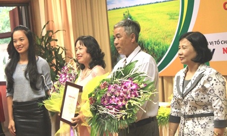 Bình chọn 63 “Nông dân Việt Nam xuất sắc 2014” - 2 Bình chọn 63 nông dân dạt danh hiệu Nông dân Việt Nam xuất sắc 2014 (Ảnh: T. Nguyên)