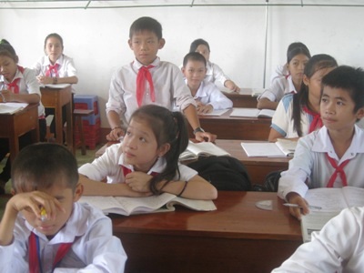 Cậu bé lớp 7 dũng cảm cứu bạn trong dòng nước xiết - 3 Trong lớp Đạt luôn hăng say phát biểu và xây dựng bài