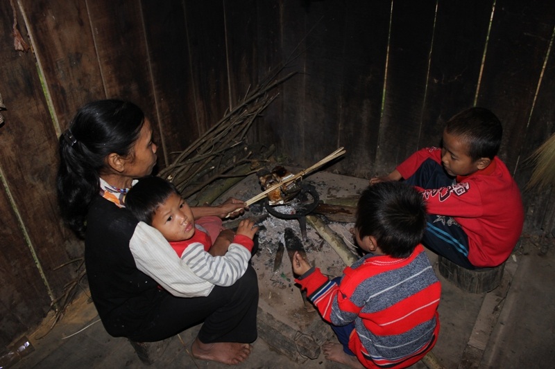 Bà con chuẩn bị Tết Cham-cha-bới tại gia đình