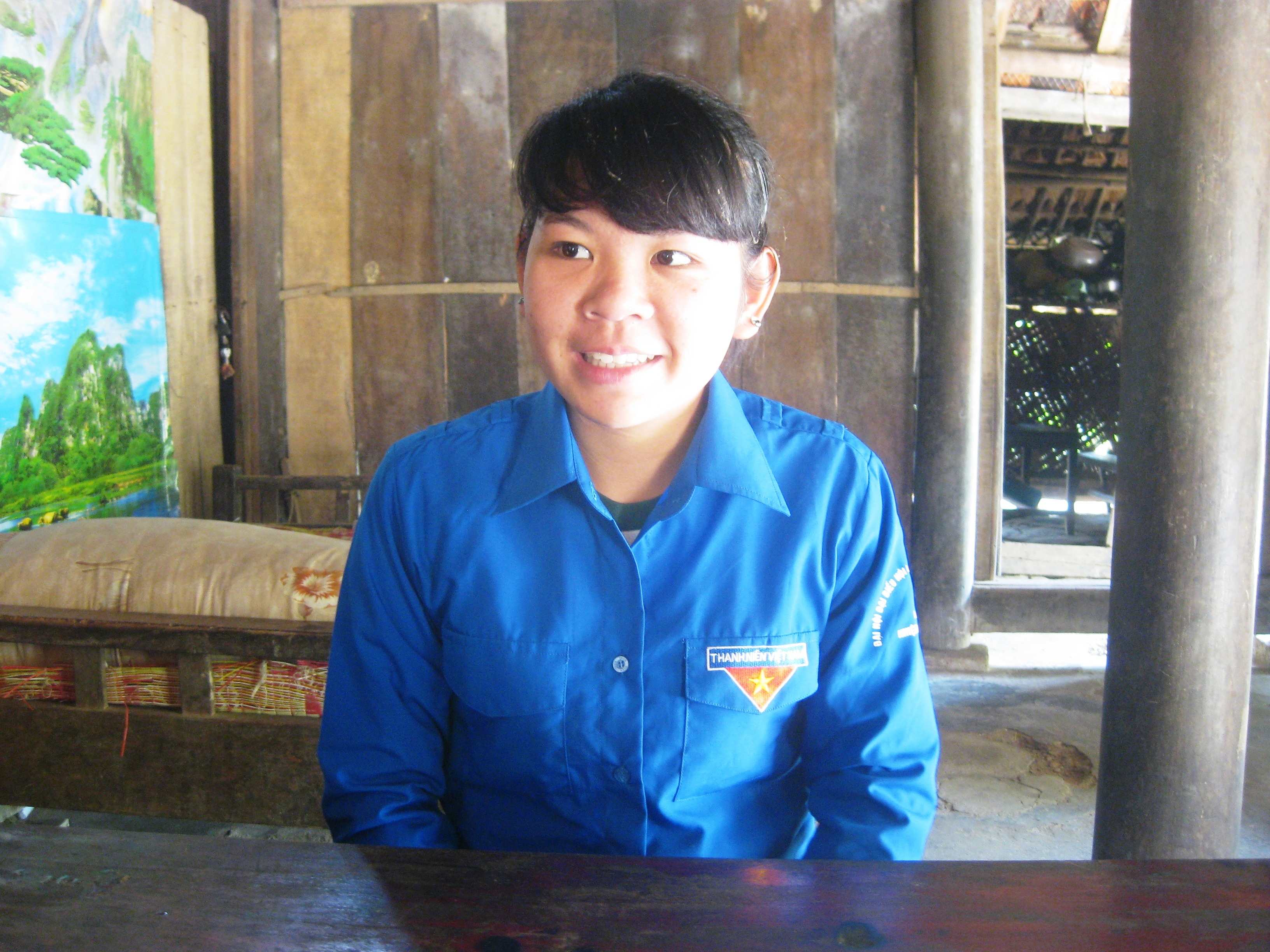 Nữ bí thư đoàn 9X viết chữ đẹp của đồng bào Chứt - 2 Hồ Thị Duyên - nữa cán bộ đoàn 9x của đồng báo Chứt