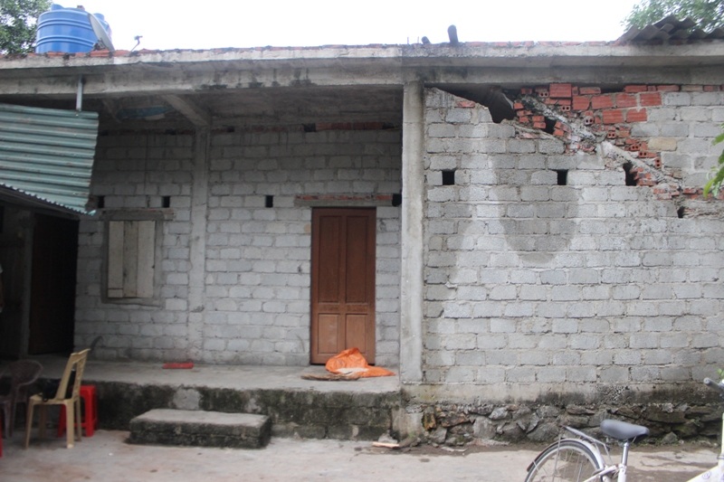 Ngôi nhà xây dang dở của gia đình anh Quý - chị Hà