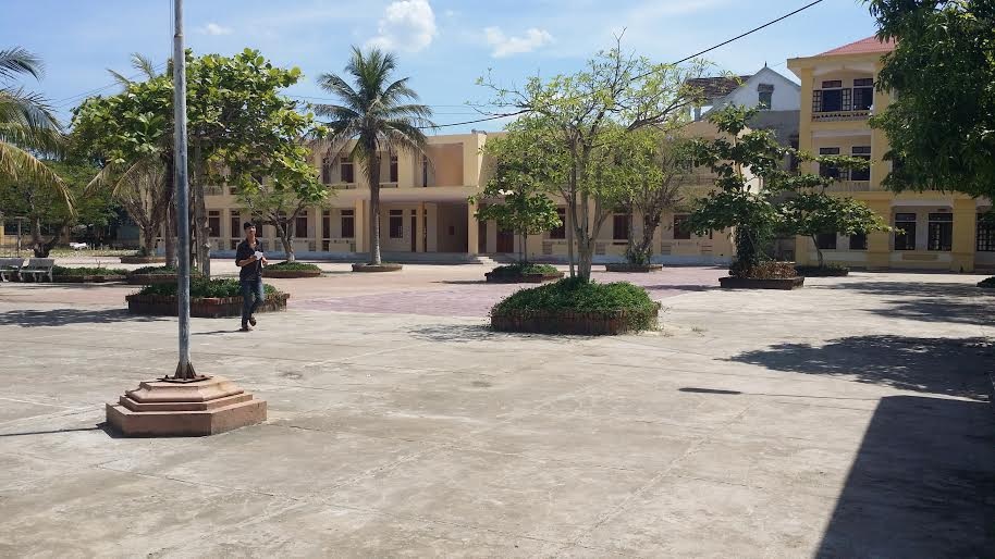 Cả hội đồng thi chỉ phục vụ 1 thí sinh thi môn Lịch sử - 5 HĐT trường THPT Nghèn vắng vẻ trong buổi thi Lịch sử