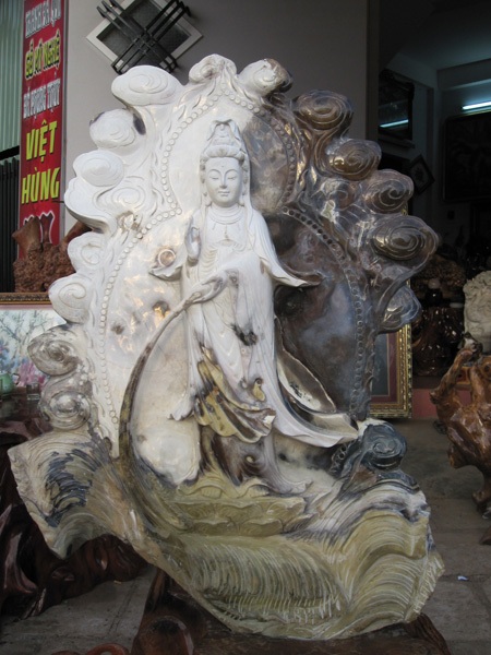 Những món hàng cực “độc” ở Phố núi - 1