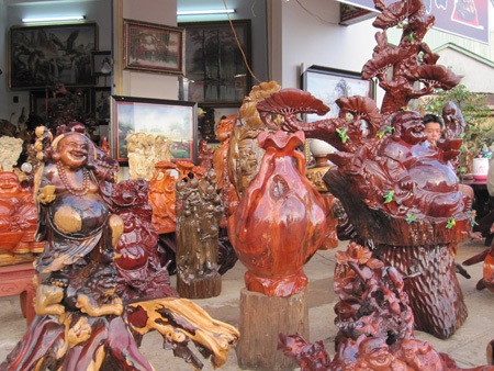 Những món hàng cực “độc” ở Phố núi - 15