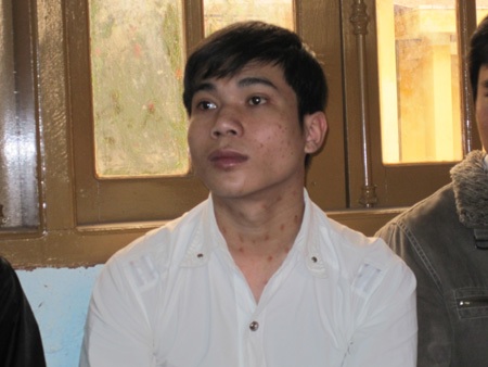 15 năm tù cho kẻ "hàm hồ" đâm chết người đi đường - 1