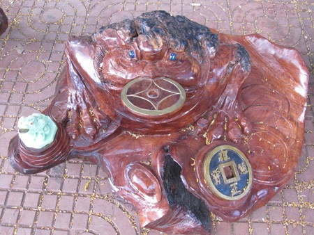 Những món hàng cực “độc” ở Phố núi - 5