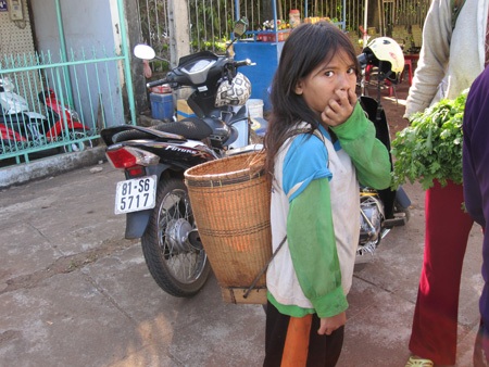 “Mẹ bảo Tết không phải của nhà mình...” - 2