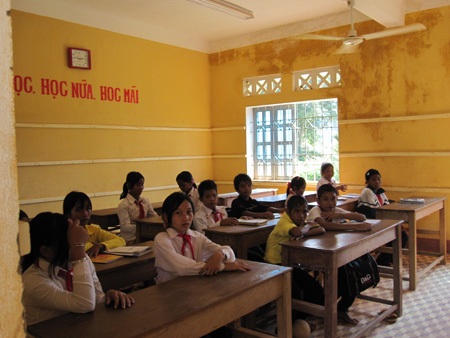 Học sinh ngồi nhầm lớp: Lỗi tại ai? - 3