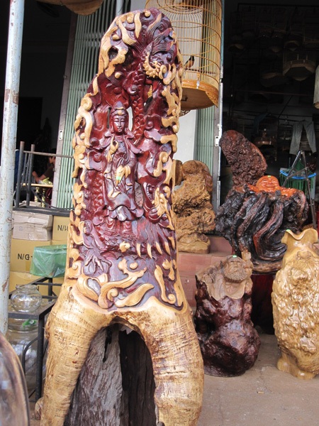 Những món hàng cực “độc” ở Phố núi - 12