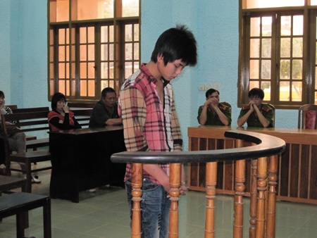 Lĩnh án tù vì... người yêu rủ đi khách sạn - 1