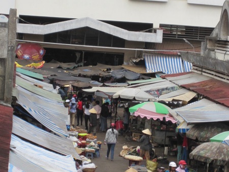 Tiểu thương chợ Lớn Gia Lai bất an sau vụ cháy chợ Quãng Ngãi - 1