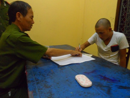 Lương Hoàng Đạt tại cơ quan công an