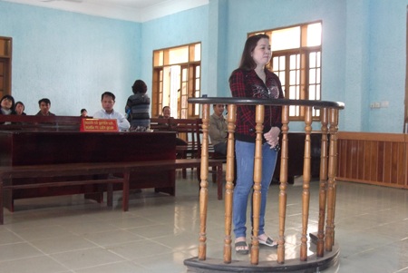 Bị cáo Hạnh trước vành móng ngựa