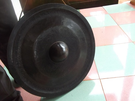 Chiếc chiêng Pat rất quý bị mất cắp của gia đình ông Din đã quay về với khổ chủ