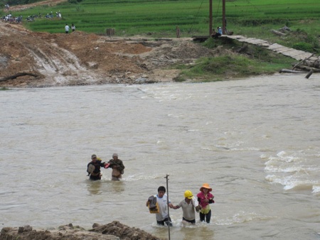Chùm ảnh: Gian nan gieo con chữ vùng cao, vùng sâu