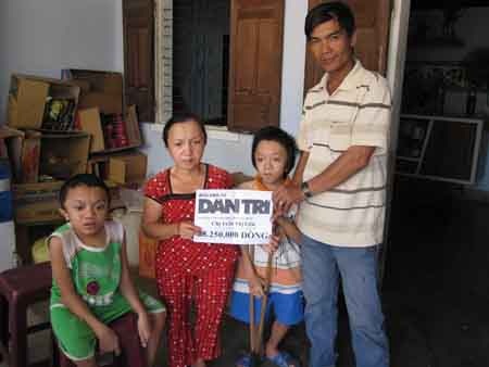 Gần 30 triệu đồng đến với 4 mẹ con bị xương thủy tinh