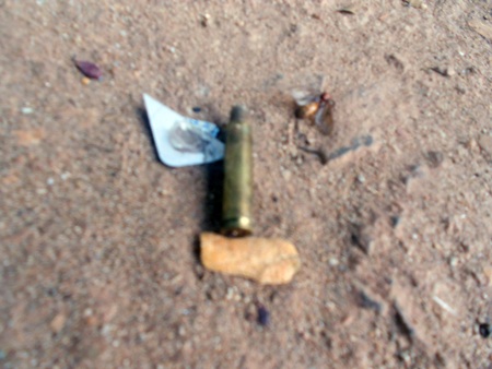 Vỏ đạn nằm lại hiện trường vụ việc