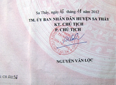 Chữ kí của Phó Chủ tịch huyện do Cường giả mạo