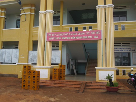 Sau khi nhậu hết 21 két bia, các cán bộ xã đã về nhà nghỉ