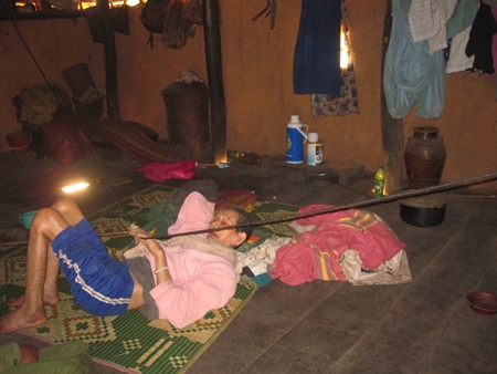 Họ sẽ giữ làng được bao lâu nữa?