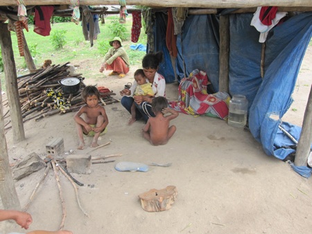 Gia cảnh của mẹ con chị Nguyên trước khi được bạn đọc biết đến