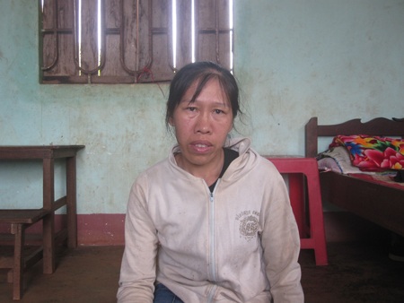 Khuôn mặt hằn lên nỗi đau của chị Thao sau 3 một mình nuôi con đi kêu oan cho chồng