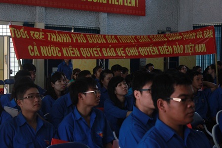 1.000 Đoàn viên TP. Buôn Ma Thuột mít tinh bảo vệ chủ quyền biển đảo - 1 Mít tinh phản đối hành động xâm phạm lãnh thổ Việt Nam của đoàn viên thanh niên TP Buôn Ma Thuột