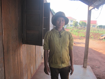 Gần 1 tháng trời gia đình chị Glong phải đi ngủ nhờ