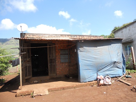 Căn nhà nhỏ của mẹ con chị Hằng đang bị gia đình chồng tranh chấp