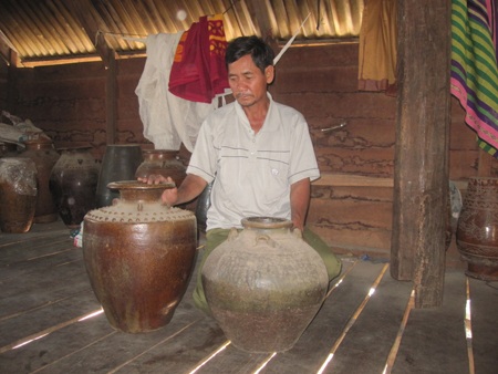 2 chiếc ghè cổ của Vua Gió còn được giữ lại đến bây giờ