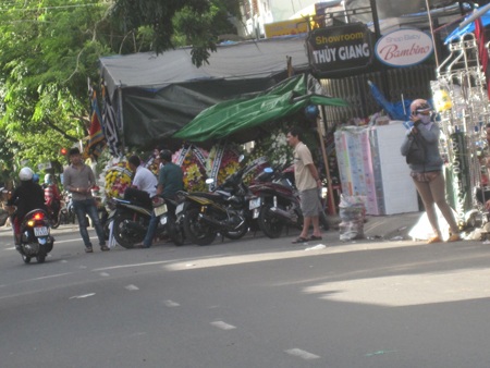 Người thân đang tổ chức lễ tang cho nạn nhân