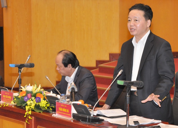 Xử lý các cá nhân vụ Formosa: Bộ trưởng đã hứa rồi thì làm sớm đi! - 2 Bộ trưởng Trần Hồng Hà giải thích về việc chưa công khai thông tin xử lý cán bộ liên quan đến sự cố Formosa xả thải.