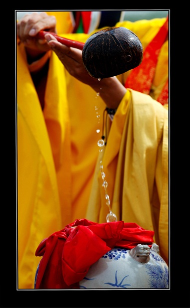 Lễ rửa tượng sông Hồng, Thanh Trì (giải khuyến khích) - tác giả Nguyễn Quý Đạt