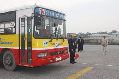 Vinh danh những tài xế xe buýt Thủ đô “lái xe an toàn” - 3 Chuẩn bị xuất phát