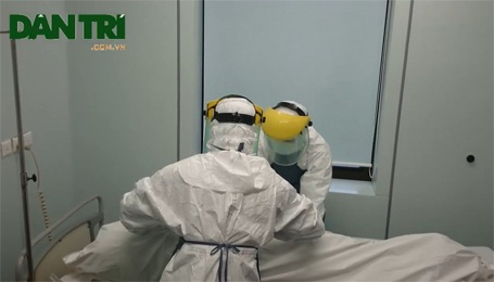 Diễn tập tiếp nhận ca nghi mắc Ebola tại Bệnh viện Nhiệt đới trung ương - 9 Đưa tử thi đi...