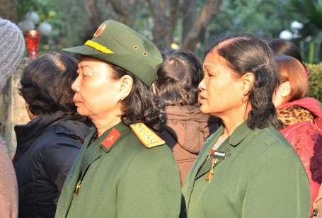 Hà Nội: Dòng người xếp hàng viếng Đại tướng Võ Nguyên Giáp - 6 Hà Nội: Dòng người xếp hàng viếng Đại tướng Võ Nguyên Giáp