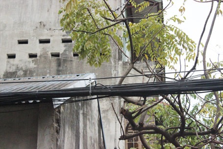 Nhà mạng dọn dẹp và đấu nối lại dây cáp cho gọn gàng