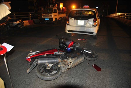 Khoảng 1 tiếng sau, vụ tai nạn này xảy ra cách đó gần 100m