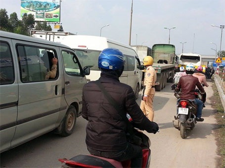 Đoạn đường khu vực tai nạn bị ùn tắc cục bộ