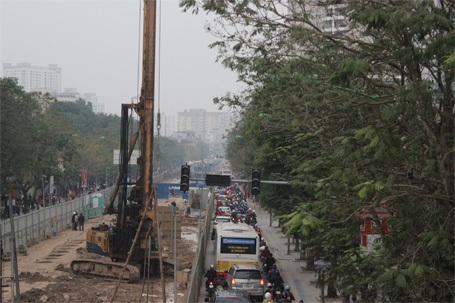 Giao thông Hà Nội “ngột ngạt” những ngày cận Tết - 3 Đường phố Hà Nội ngột ngạt hơn vào những ngày giáp Tết