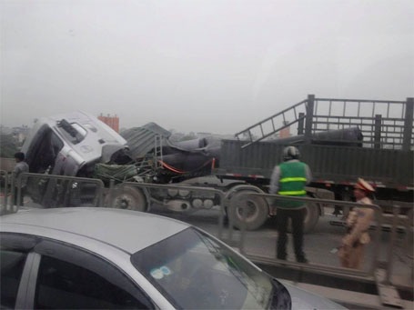 Hiện trường vụ tai nạn (ảnh otofun)