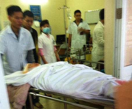 Hà Nội: Ông thông gia chém bà thông gia trọng thương - 2 Bà D. đang được cấp cứu tại BV Thanh Nhàn