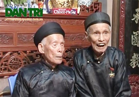 Về hội Lim nghe nghệ nhân gần 100 tuổi hát quan họ - 1 Bắc Ninh: “Sướng tai” nghe nghệ nhân gần 100 tuổi hát quan họ tại hội Lim