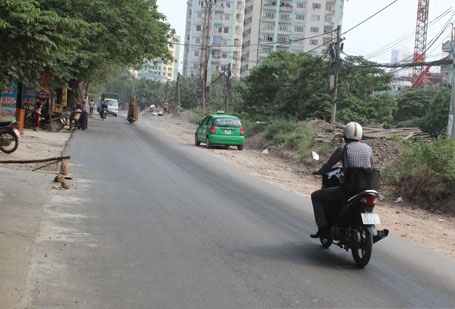 Con đường “khổ ải” bậc nhất Hà Nội đã được “hồi sinh” - 2 Các phương tiện di chuyển thuận lợi hơn...