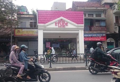 Hà Nội: Hai ngôi nhà “lạ” trên phố Tôn Đức Thắng - 3 Mặt trước ngôi nhà số 27