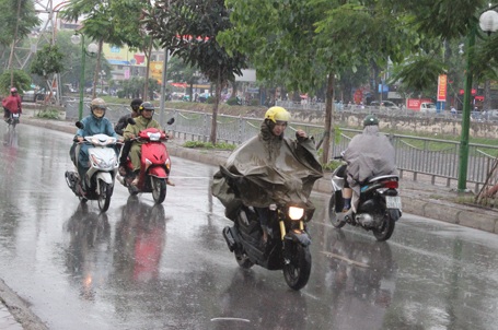 Miền Bắc mưa giông diện rộng, miền Trung nắng nóng 38 độ C - 1 Hôm nay thời tiết miền Bắc xuất hiện mưa giông trên diện rộng