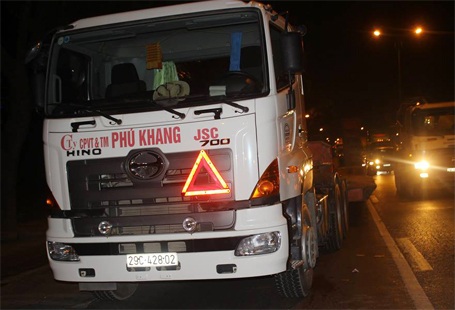Hà Nội: Nữ sinh lớp 12 chết thảm dưới bánh xe container - 1 Chiếc xe gây tai nạn
