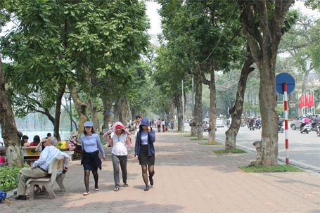 Thời tiết miền Bắc, miền Trung tiếp tục nắng nóng vài ngày tới