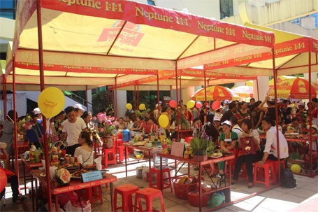 100 mâm cơm gia đình Việt đẹp như “rồng bay, phượng múa” - 6 Chim công ngồi trong mâm cơm...