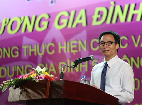 Phó Thủ tướng Vũ Đức Đam: “Đừng để đến ngày gia đình mới nghĩ tới gia đình” - 1 Phó Thủ tướng Vũ Đức Đam phát biểu tại Hội nghị